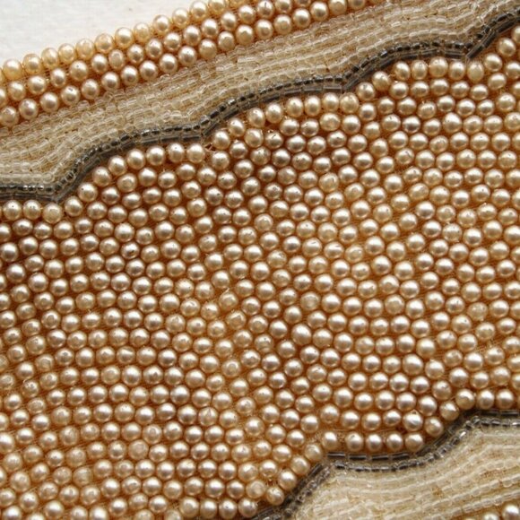 Vintage 1940s Beaded Clutch Purse Covered In Faux Pearls - Picture 2 of 9